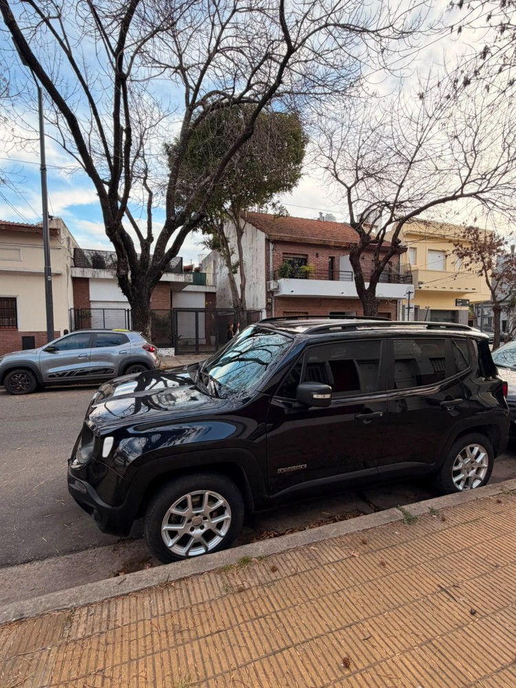 Jeep Renegade Sport — foto 8